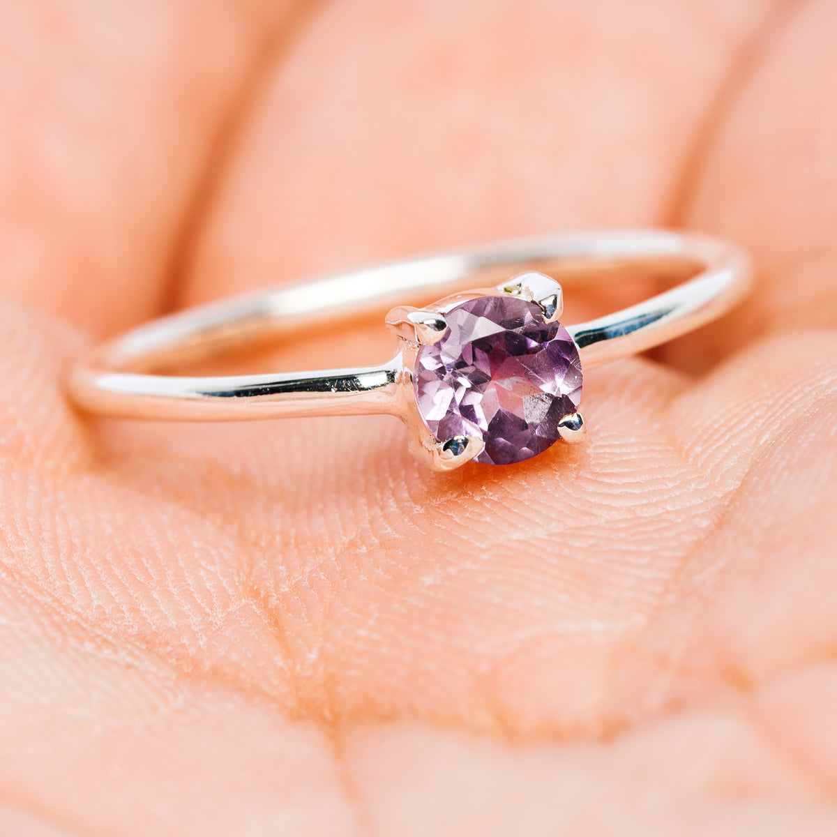Amethyst round-stone prong stackable ring in .925 sterling silver, size 8.5