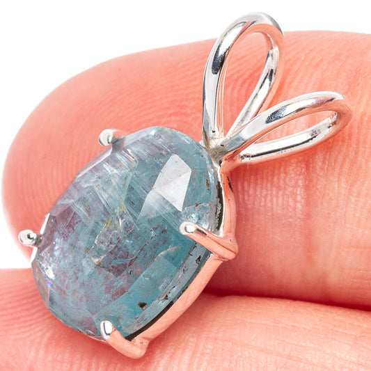 Value Aquamarine Pendant 3/4" (925 Sterling Silver) P44518