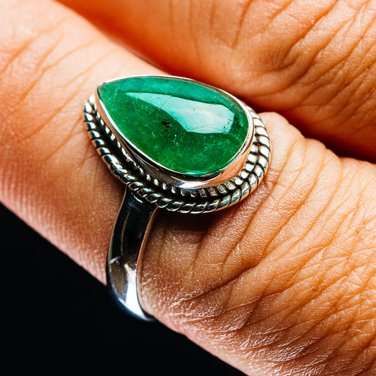 Green teardrop gemstone ring in .925 sterling silver with rope-edge setting