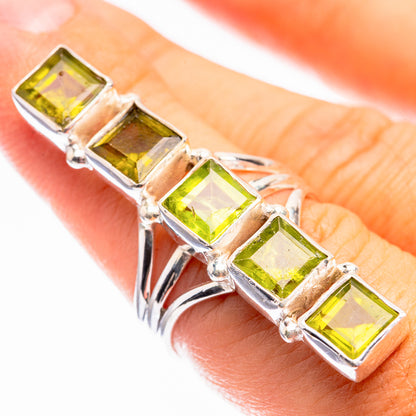 Large Peridot Ring Size 7 (925 Sterling Silver) R142217