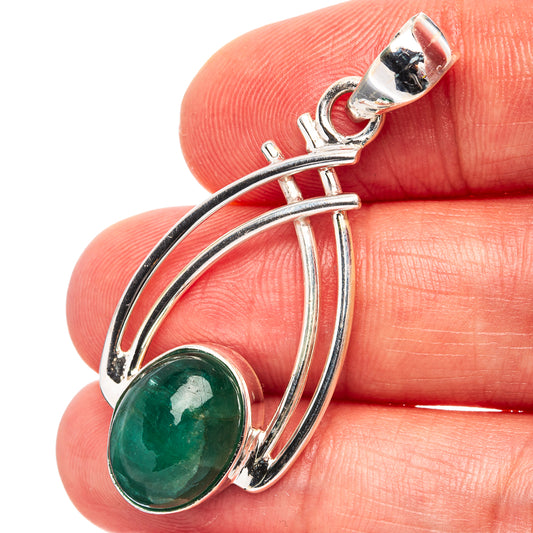 Green oval emerald pendant in .925 sterling silver with curved arch setting