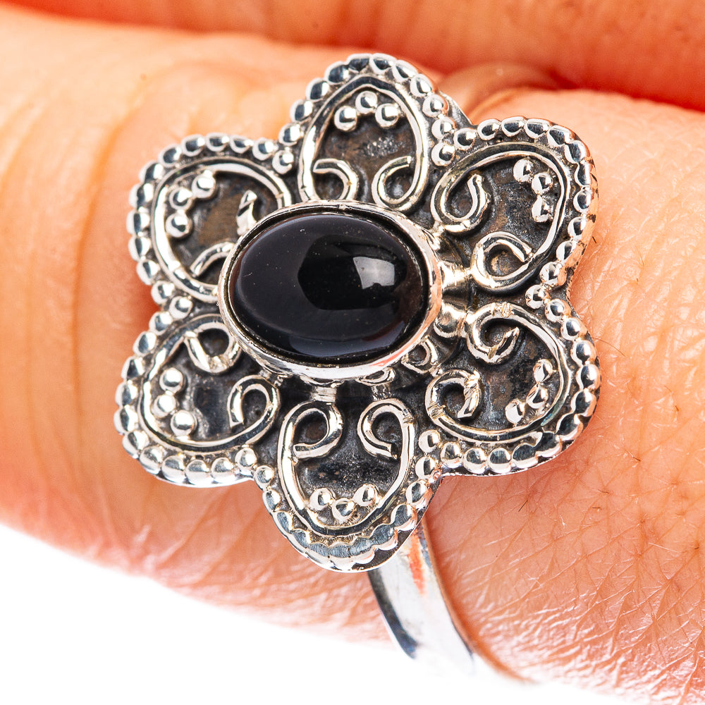 Value Black Onyx Flower Ring Size 9 (925 Sterling Silver) R3181