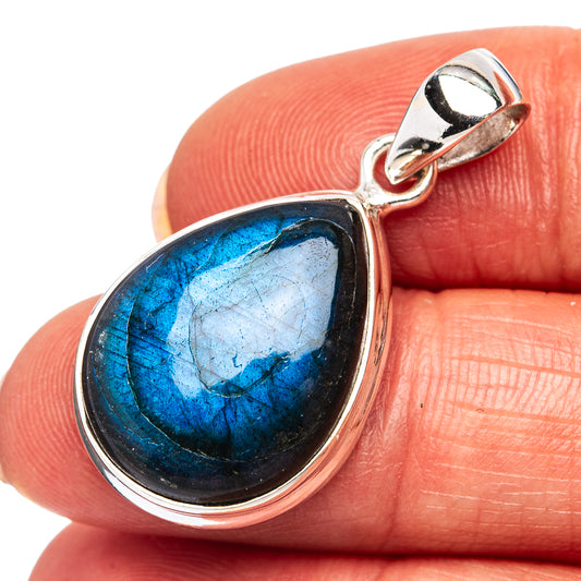 Labradorite oval pendant with vivid blue flash, .925 sterling silver frame