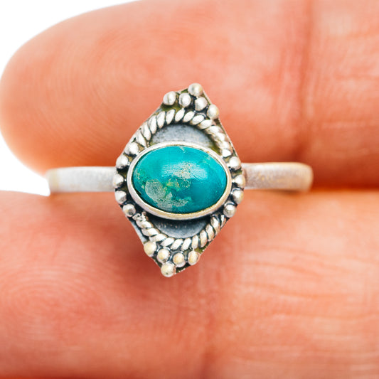 Turquoise oval sterling silver ring, rope border and scalloped setting, size 7