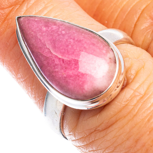 Teardrop thulite ring in .925 sterling silver, magenta pink stone on open band