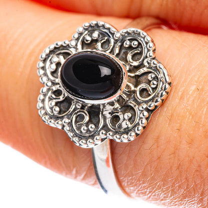 Value Black Onyx Flower Ring Size 8.25 (925 Sterling Silver) R3183