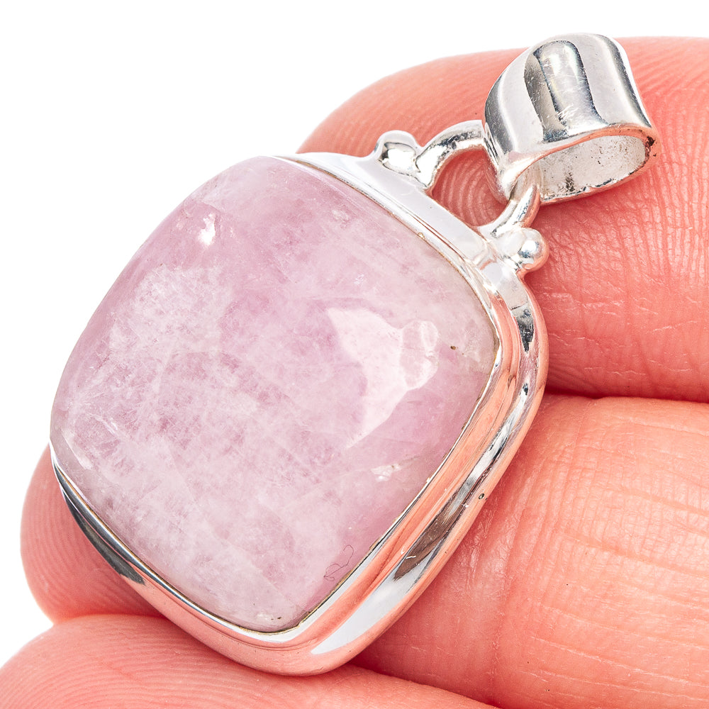 Kuznite Pendant 1 1/4" (925 Sterling Silver) P40196