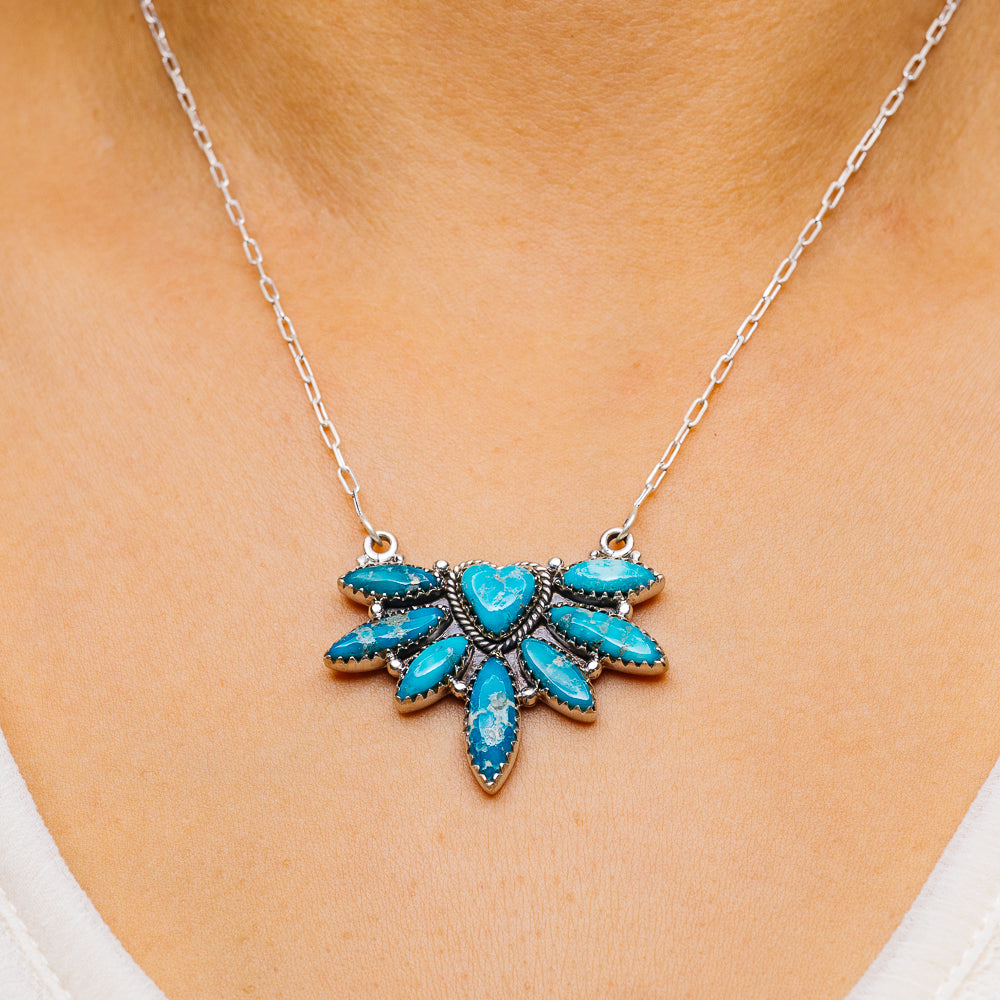 Southwestern Style White Water Turquoise Necklace 17 to 19" (.925 Sterling Silver)