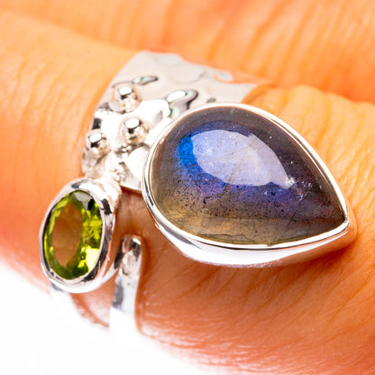 Premium Labradorite, Peridot Ring Size 6.75 (925 Sterling Silver) R141895
