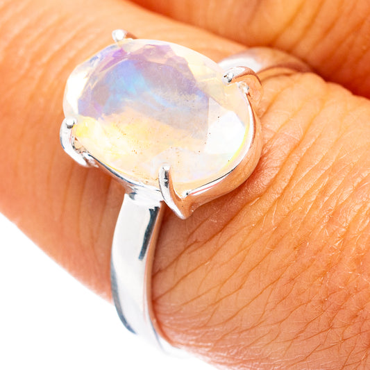 Heart-shaped opal ring in .925 sterling silver, pronged bezel setting