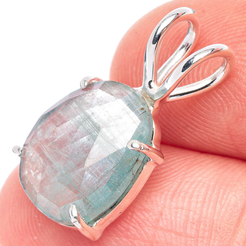 Value Aquamarine Pendant 3/4" (925 Sterling Silver) P44523