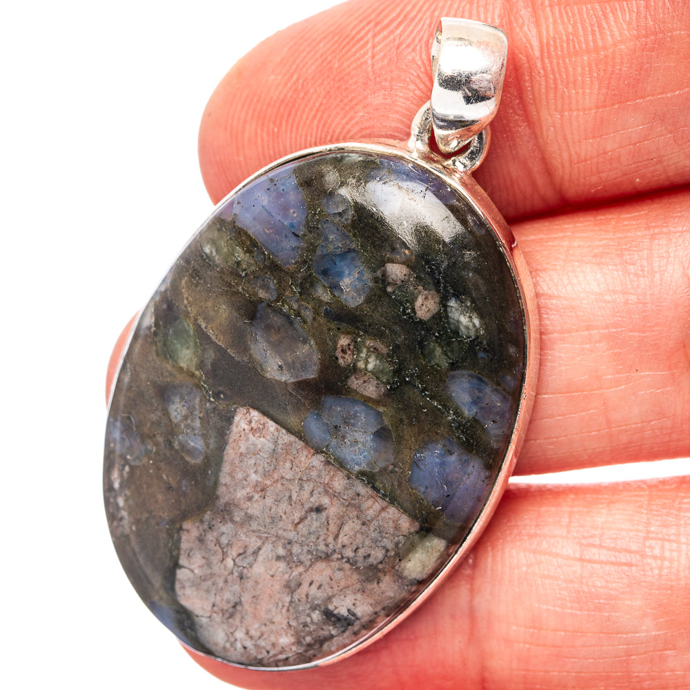 Que Sera Agate Pendant 1 3/4" (.925 Sterling Silver)