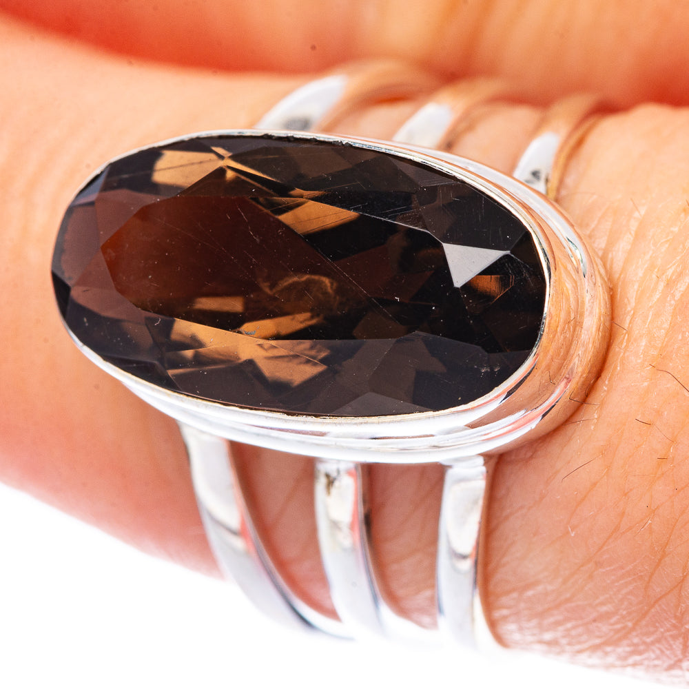 Smoky quartz oval ring in 925 sterling silver, faceted stone close-up