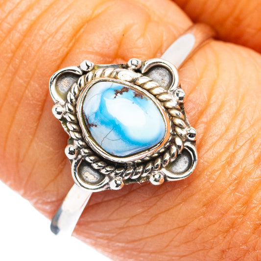 Turquoise oval dainty ring in .925 sterling silver, ornate rope bezel detail
