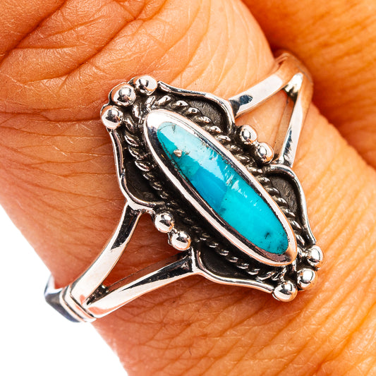 Turquoise oval cocktail ring in .925 sterling silver with ornate split-shank setting
