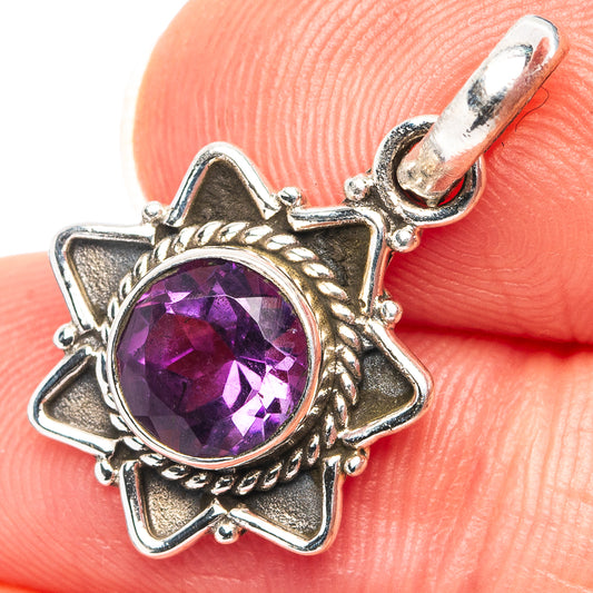 Amethyst pendant in .925 sterling silver with round purple gem in star-shaped setting