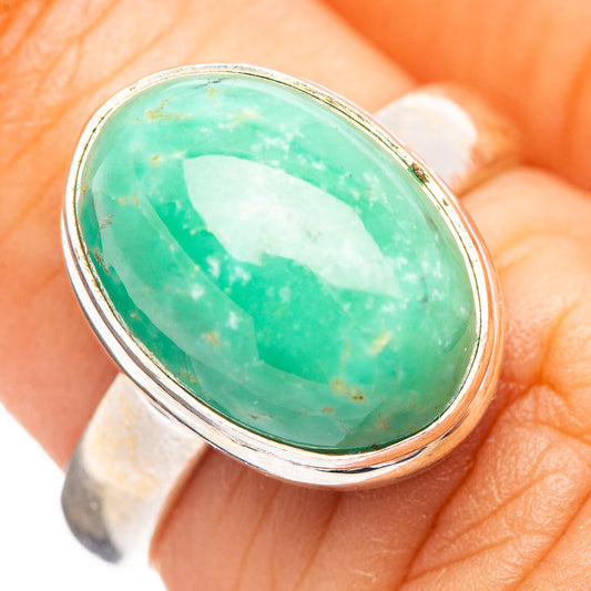 925 sterling silver ring with oval Variscite cabochon, turquoise-green gemstone close-up