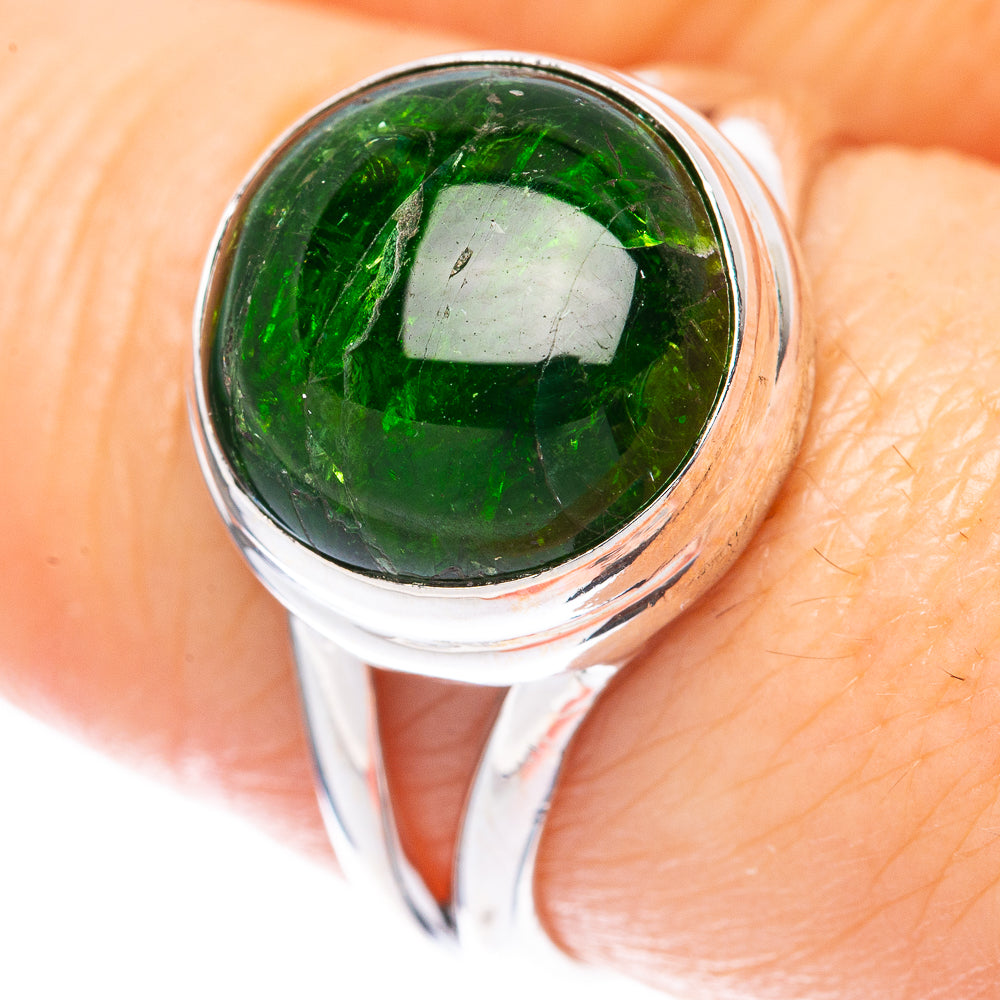 Sterling silver diopside ring with large round green gemstone cabochon close-up