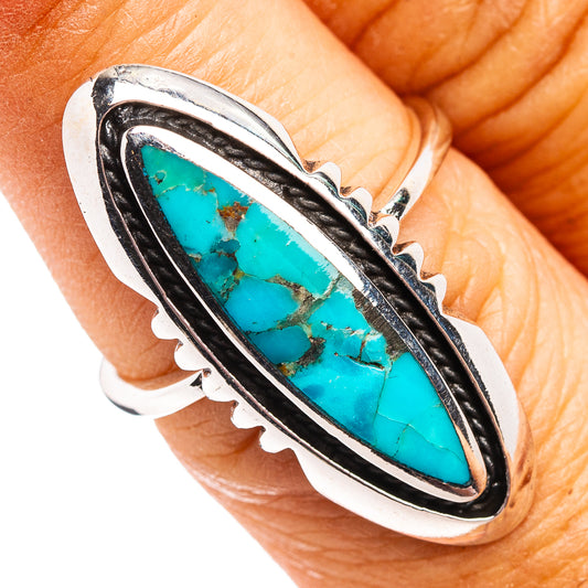 Turquoise oval oval-cut cabochon sterling silver ring with scalloped bezel, size 6.5