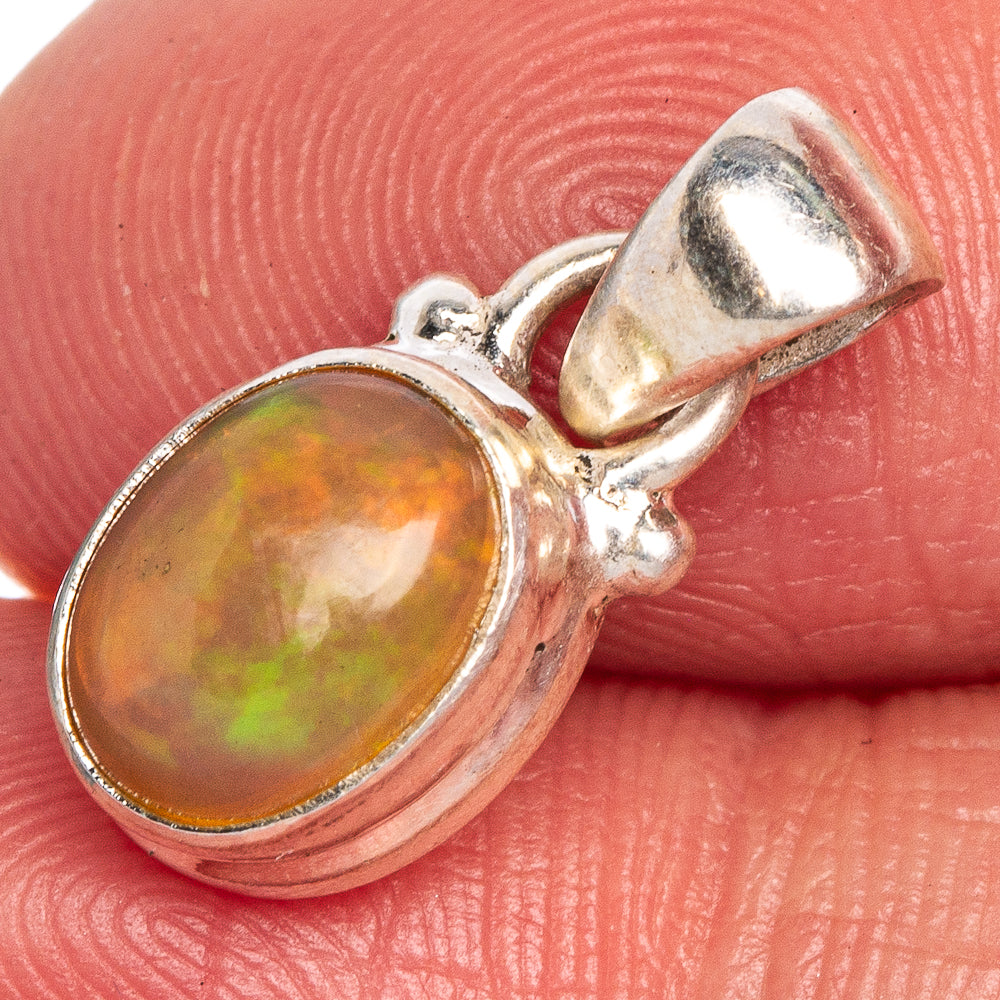 Oval Ethiopian opal pendant, 925 sterling silver setting and bail detail