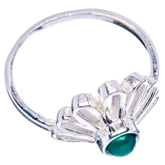 Dainty daisy ring in .925 sterling silver with green oval onyx center stone