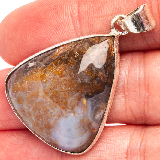 Silver-plated agate pendant with teardrop triangular shape, brown and white stone