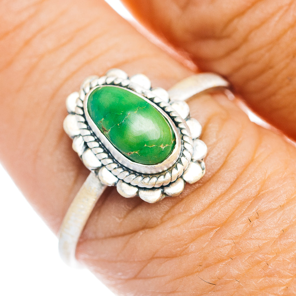 Sterling silver turquoise oval ring, green stone, rope bezel, size 9.25