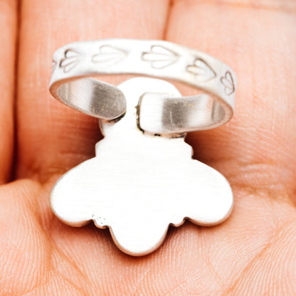 Sterling silver ring band with engraved floral pattern and openwork heart-shaped top