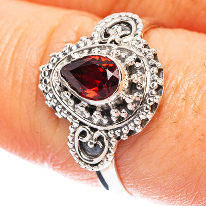Value Garnet Ring Size 8.5 (925 Sterling Silver) R3172