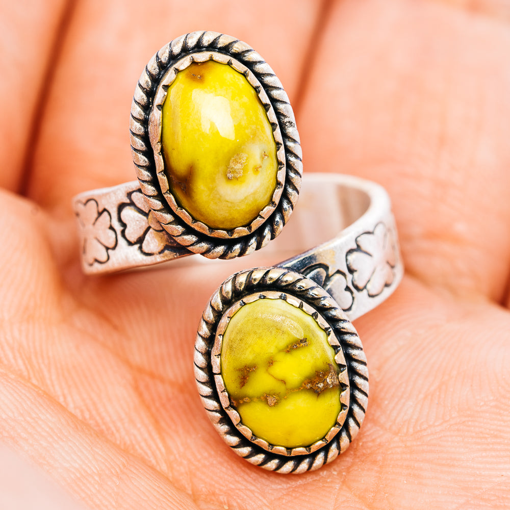 Sterling silver oval gemstone ring, yellow stone in rope-edged bezel