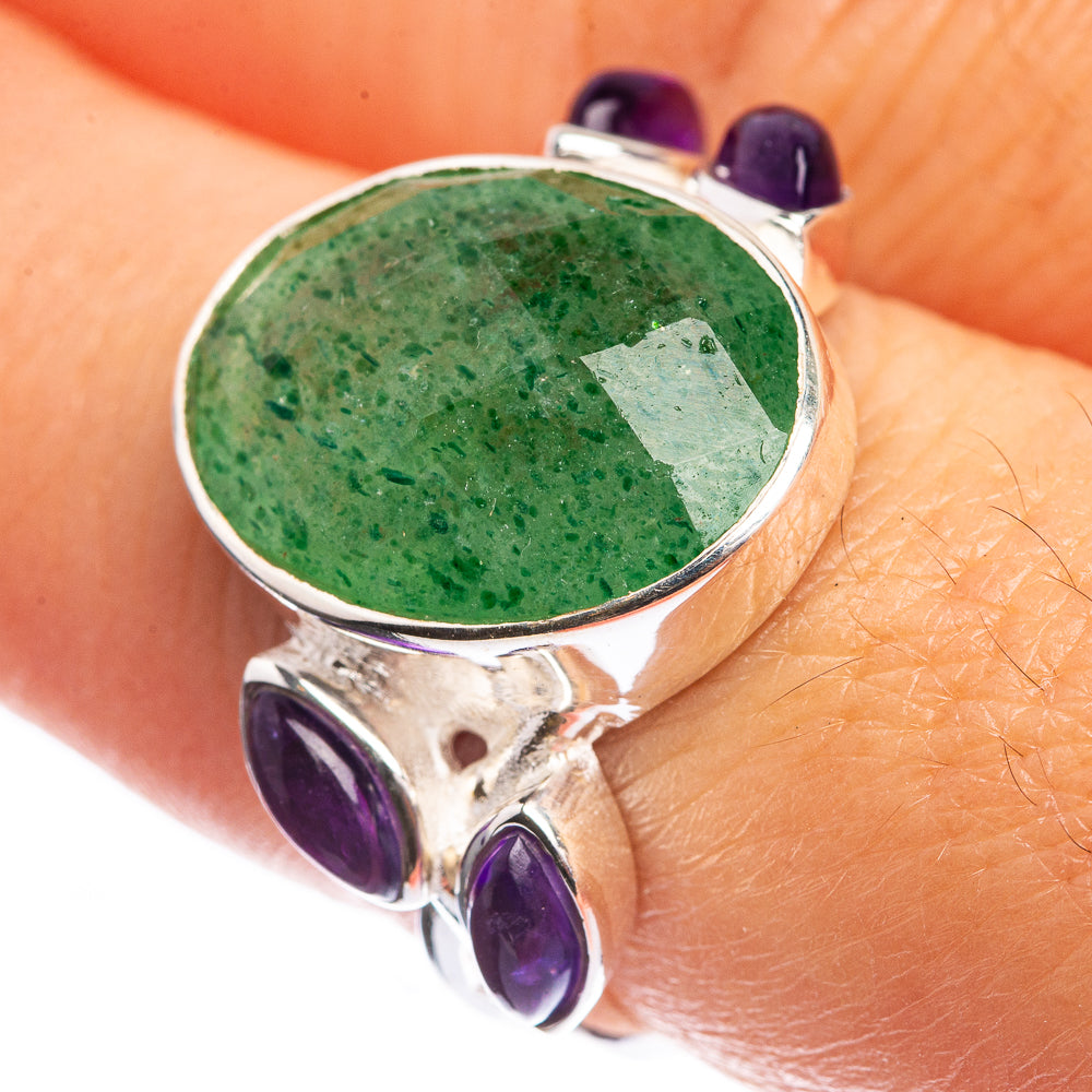 Silver oval green aventurine ring with purple amethyst side stones, size 7.75
