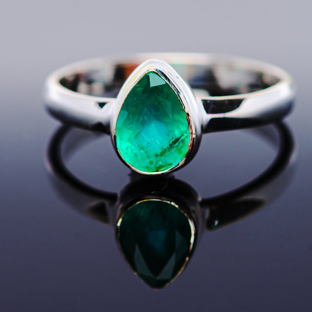 1ct Premium Zambian Emerald Ring Size 8 (.925 Sterling Silver)