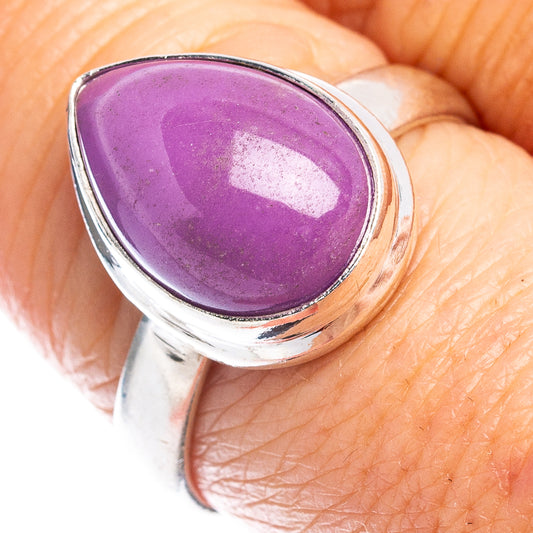 Sterling silver ring with oval purple phosphosiderite cabochon stone