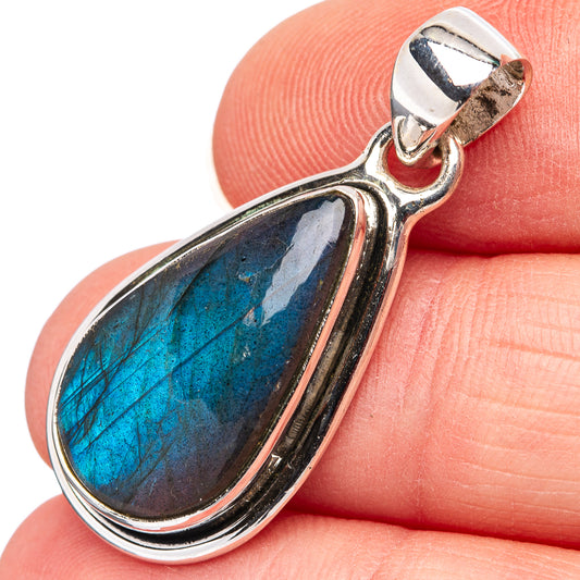 Oval labradorite pendant bezel set in .925 sterling silver, vivid blue flash