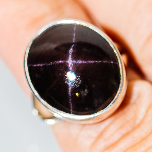 Star garnet cabochon ring in .925 sterling silver bezel