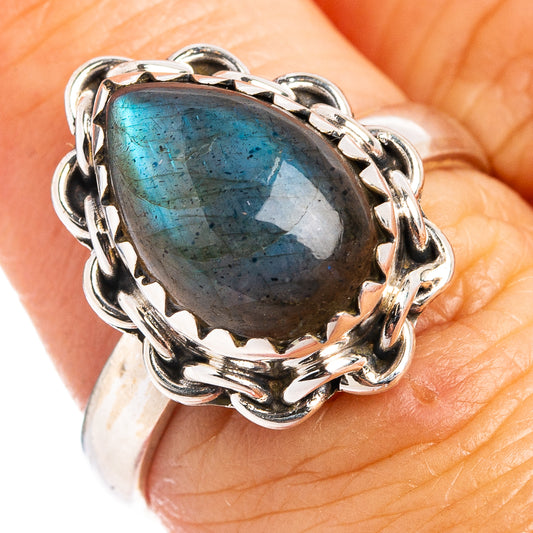 Labradorite oval ring with sterling silver chain links and blue flash gemstone