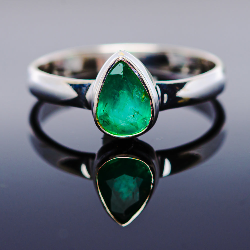 1ct Premium Zambian Emerald Ring Size 8 (.925 Sterling Silver)
