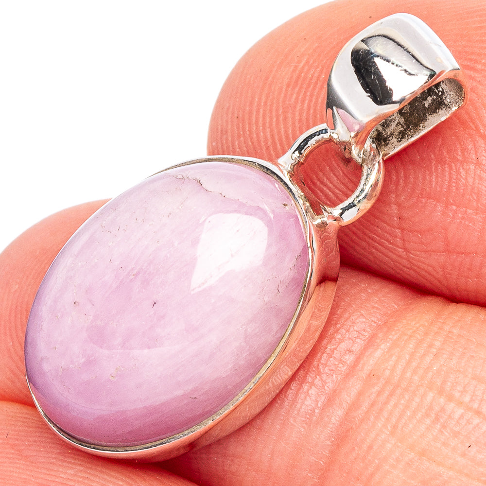 Oval lavender kunzite pendant in 925 sterling silver bezel with polished bail