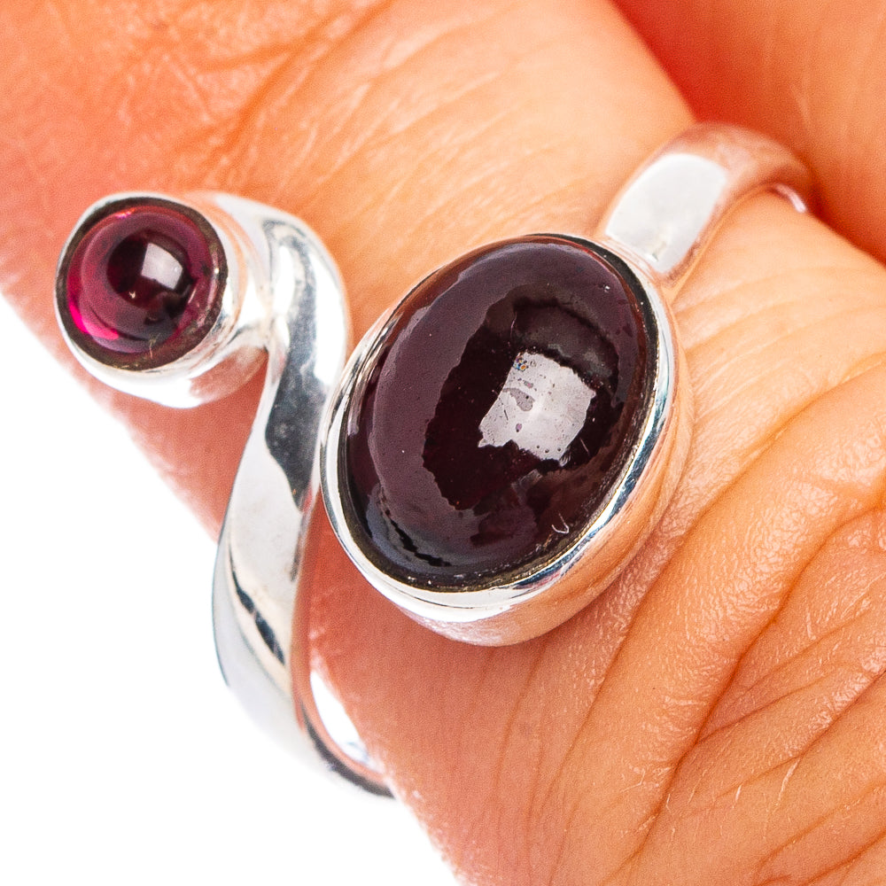 Dainty Garnet Ring Size 6 (925 Sterling Silver) R8628