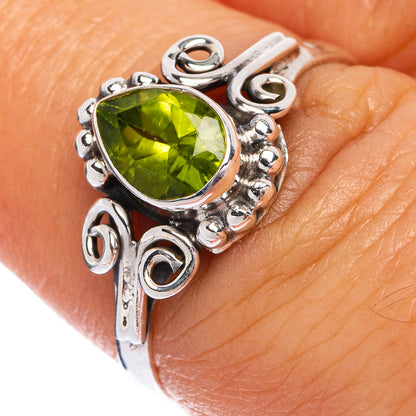 Peridot Dainty Ring Size 7 (925 Sterling Silver) R145496