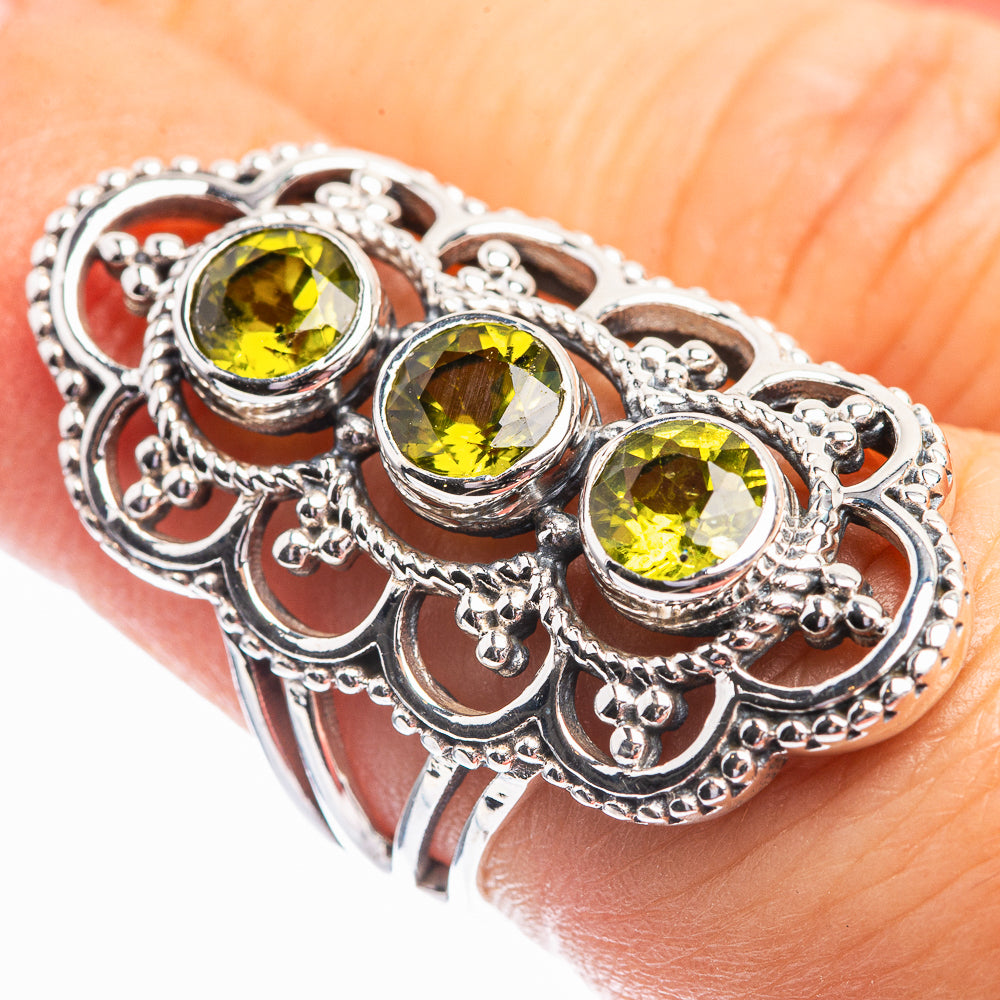 Peridot Ring Size 5.75 (925 Sterling Silver) R141975