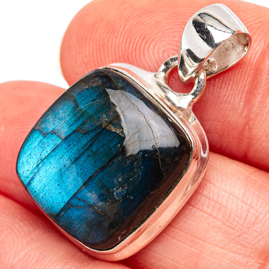 Labradorite pendant in .925 sterling silver with blue flash oval cabochon and bail