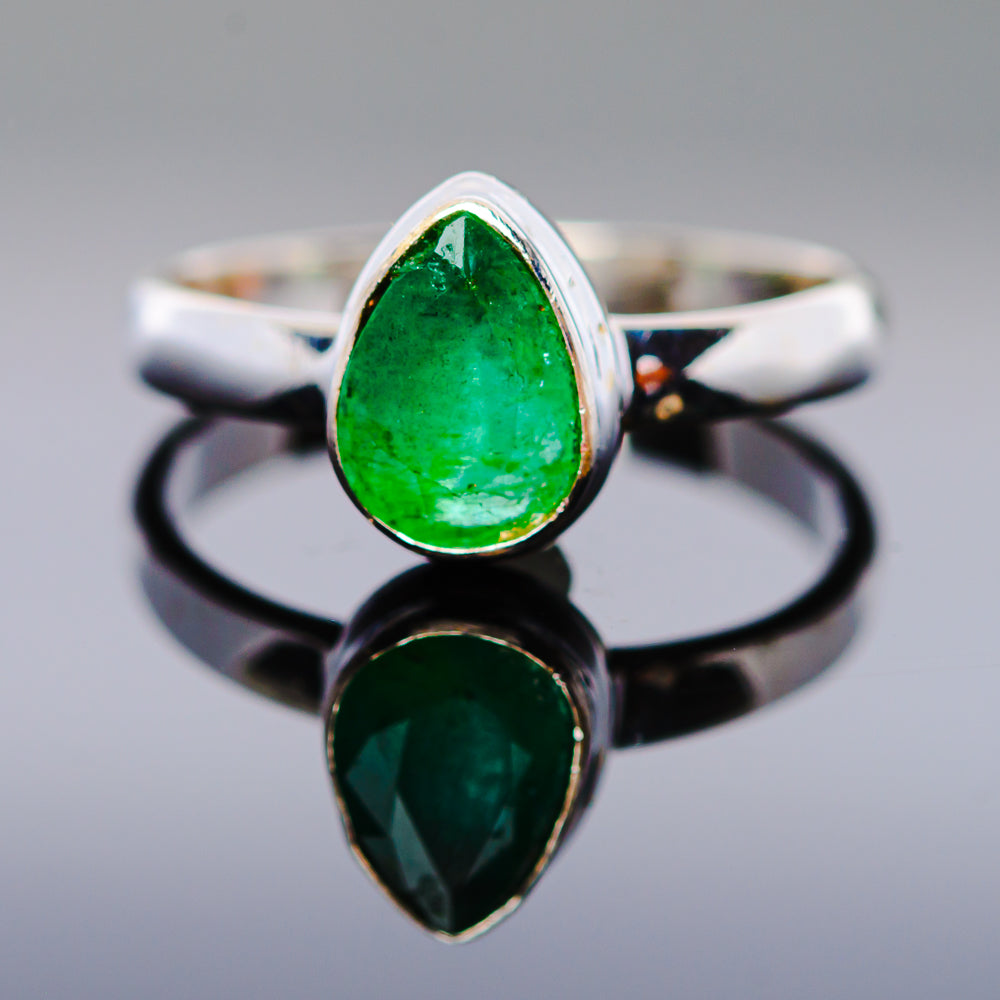 1ct Premium Zambian Emerald Ring Size 6 (.925 Sterling Silver)