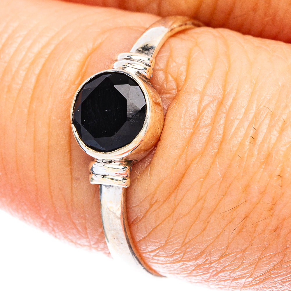 Black Onyx Dainty Ring Size 8 (925 Sterling Silver) R146998