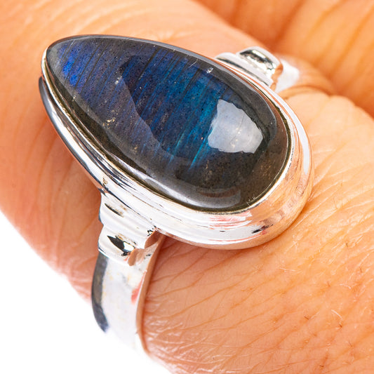 Oval labradorite gemstone ring in 925 sterling silver, blue flash setting