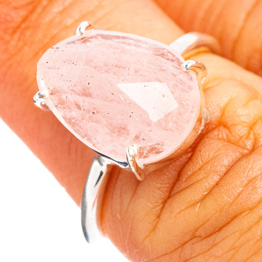 Sterling silver ring with faceted oval pink morganite gemstone setting