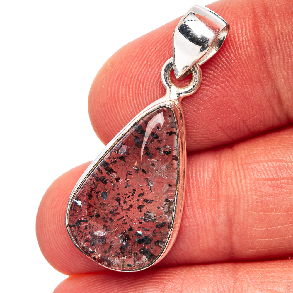 Orire Lucky Quartz Pendant 1 1/4" (.925 Sterling Silver)