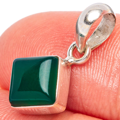 Green Onyx Dainty Pendant 3/4" (925 Sterling Silver) P43526