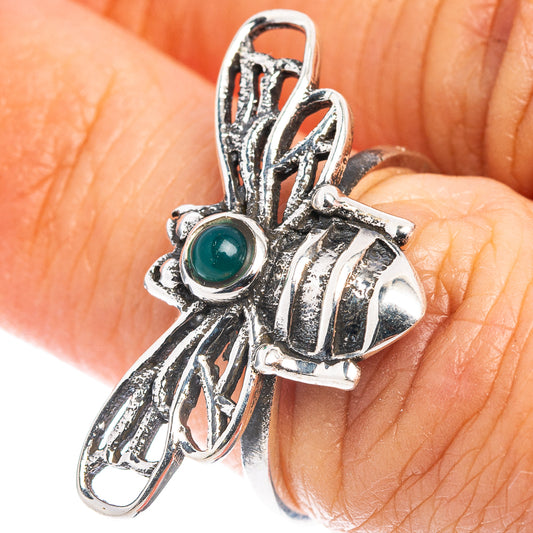 Silver bee dainty ring with green oval onyx cabochon, size 6.75 (.925 sterling)
