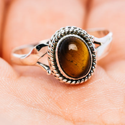 Oval tiger's eye .925 sterling silver ring, dainty setting, size 9